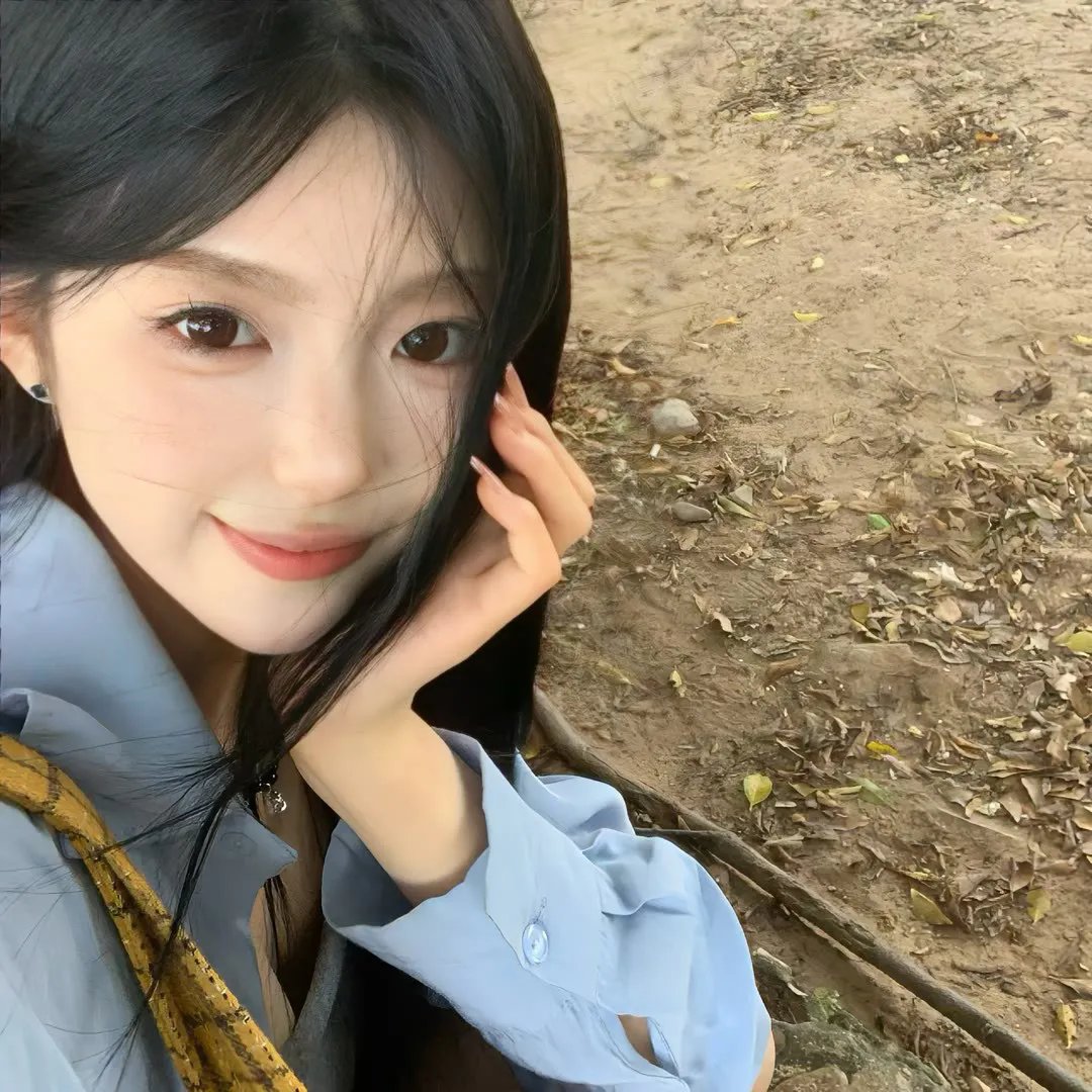 踉跄的女孩